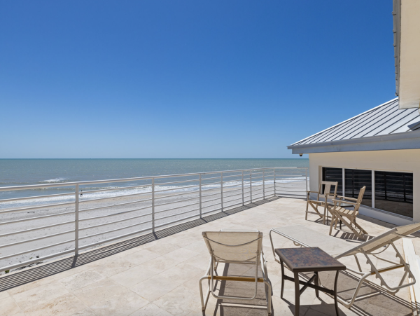 Beachfront Home on Sanibel Island – Ideal for Relaxation